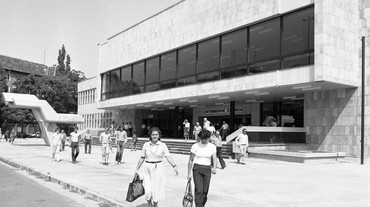 PREMENY BRATISLAVY Jednu autobusovú stanicu zbúrali, druhú zmenšili o polovicu