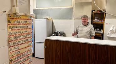 Petržalská legenda: Nonstopka ponúka stále rovnaký hambáč a syráčik už 26 rokov