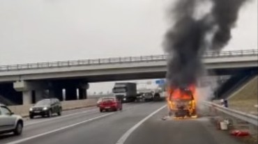 VIDEO: Na ceste I/61 v smere na Ivanku pri Dunaji horelo auto