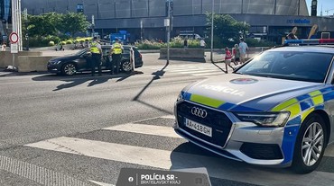 Seneckí policajti vyšetrujú podvod, žiadajú verejnosť o pomoc pri stotožnení muža