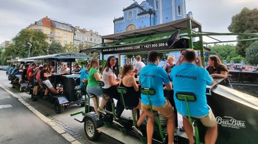 S pitím piva na beerbikeoch má byť koniec, Bratislava rozšírila aj lokality so zákazom pitia alkoholu