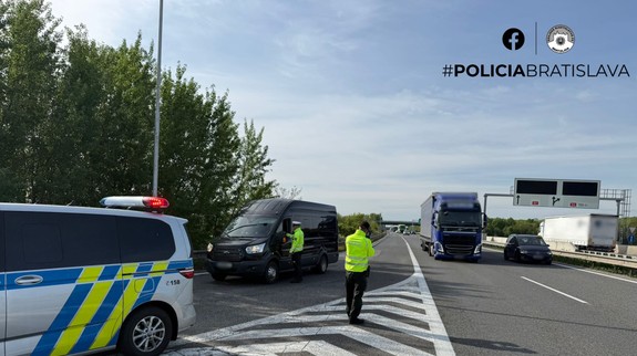 Polícia sa počas akcie v Bratislave zameria na vodičov kamiónov a autobusov