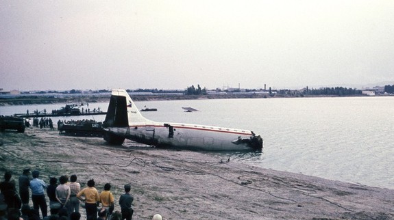 FOTO: Od pádu lietadla na Zlatých pieskoch nás delí polstoročie. Pozrite si, ako vyzeralo miesto tragédie v roku 1976 a dnes