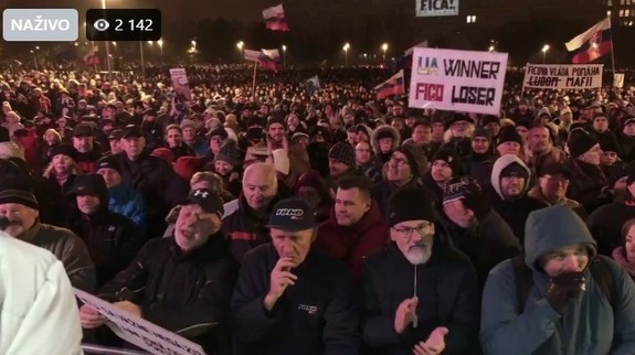 Na Námestí slobody v Bratislave i ďalších mestách sa konali opozičné protivládne protesty