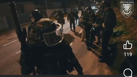 VIDEO Razia v dome na Devínskej ceste: Polícia ukončila ďalší drogový biznis