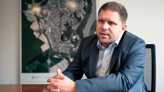 Hrčka: Ukážte mi športovú halu, ktorú mesto prenajalo tak, ako to odporúčajú Vallovi poslanci v Petržalke