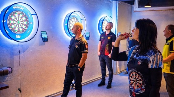 Rozhovor: Šípky nie sú len barovou zábavou, vraví predsedníčka šípkarského klubu Laura Vršková