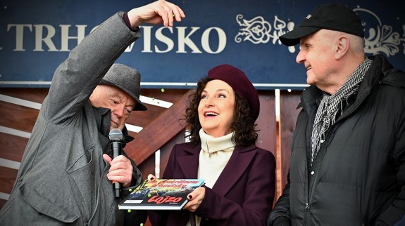Miletička ožila hitmi skupiny Lojzo, knihu o bratislavskej legende krstili Jožo Ráž, Beáta Dubasová a Peter Lipa