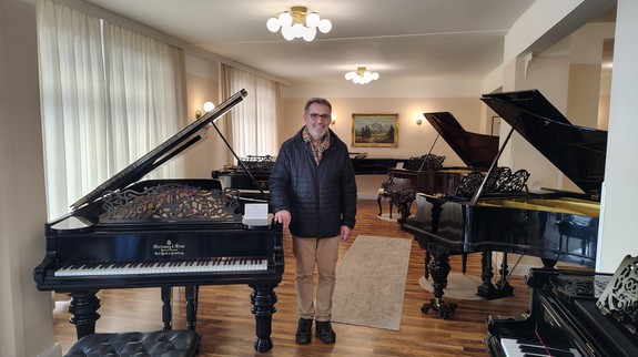 Vedeli ste? V susedstve Bratislavy nájdete skutočné kráľovstvo klavírov