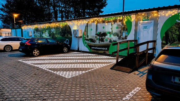 Nový nápad: Petržalka zvažuje alternatívu za chýbajce vianočné osvetlenie