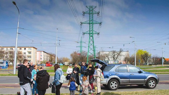FOTO: Ružinovská rojnica sa dnes chystala vyčistiť sídlisko 500 bytov - prídu ľudia aj v zlom počasí?