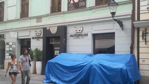 Nohy z Ventúrskej ulice musel majiteľ podniku odstrániť