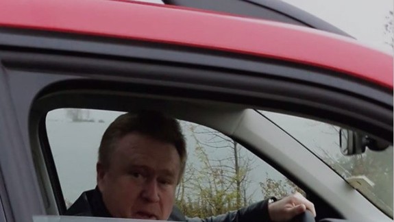 Neuveriteľné VIDEO: Konflikt cyklistu s vodičom na dunajskej hrádzi