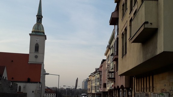 Staromestské komisie nesúhlasia s parkovaním na Židovskej ulici