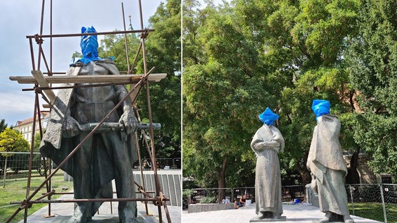 FOTO: Prečo majú sochy partizána a žien na Námestí SNP hlavy obalené modrým igelitom?