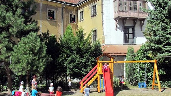 Na detské ihrisko škôlkarov prispeli aj sponzori