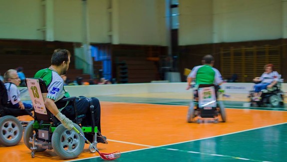 V hale Mladosť dnes bude turnaj vo florbale na elektrických vozíkoch – môžete si ho vyskúšaj aj vy!