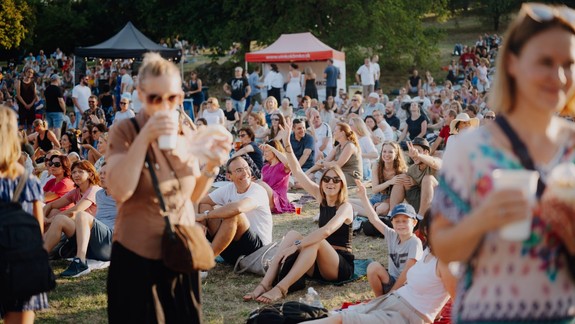 Nový festival SÚTOK:  Na hrade Devín sa stretne história s aktuálnymi témami i súčasnou hudbou