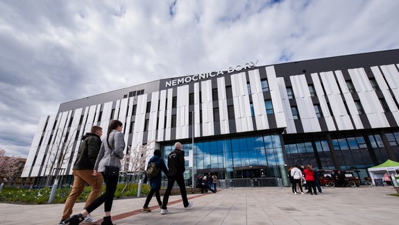 Deň otvorených dverí v nemocnici Bory. Prišli tisícky ľudí