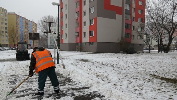 Starosta Bajan bol kontrolovať zimnú údržbu v Petržalke
