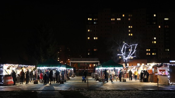 FOTO: Petržalské vianočné trhy sa už aj skončili - ako boli ľudia s ich úrovňou spokojní?