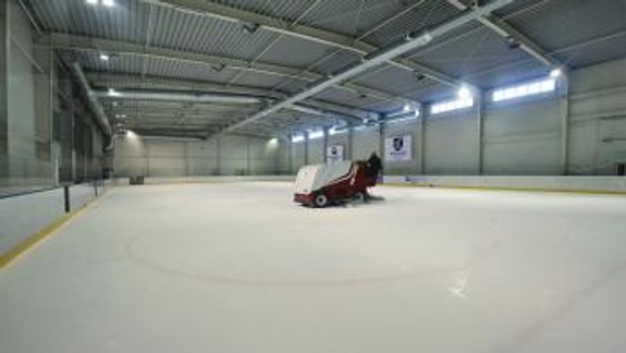 V Lamači otvorili nový zimný štadión Ice Arena