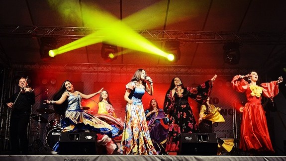 Svoju kultúru predstavia na Hviezdoslavovom námestí Rómovia 