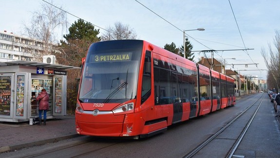 Električky linky 3 do Rače sú už iba veľkokapacitné a jazdia častejšie