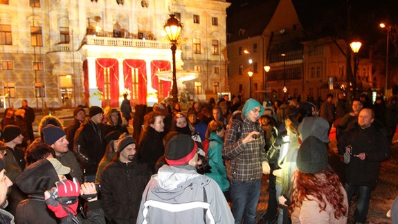 Pred budovou SND boli tri protesty proti Plesu v opere