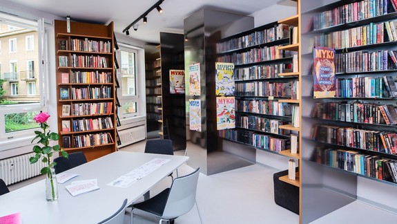 Zaujímavá výstava: V Staromestskej knižnici si môžete pozrieť igelitky zo zbierky M. Moravčíka