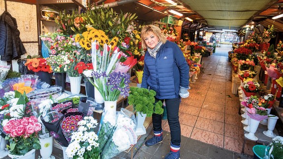 Kvetinárka Zuzka z trhoviska na Mlynarovičovej: Na narodeniny kytice nedostávam