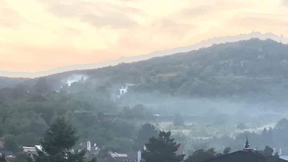 Hasiči z Rače zasiahli, majitelia domu pálili v krbe konáre