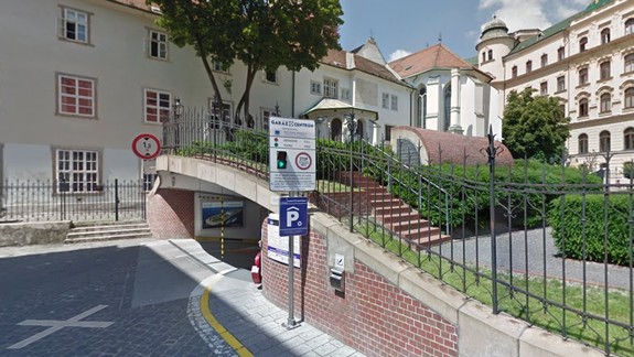 Mesto testuje na vybraných miestach parkovacie senzory