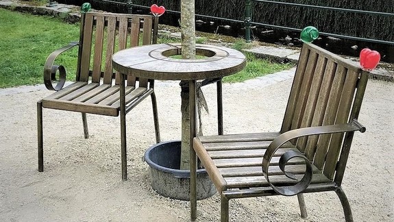 V Starom Meste pribudne lavička Václava Havla, svetovo 36. v poradí