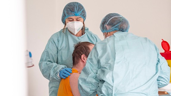 Ministerstvo zdravotníctva pozastavilo otváranie termínov pre doteraz nezaočkovaných