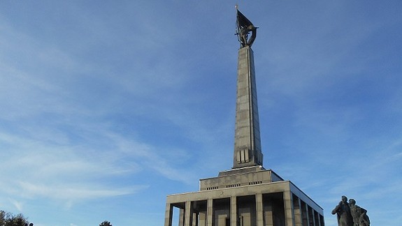 Múzeum na Slavíne je v nedohľadne, zachraňovať treba samotný pamätník