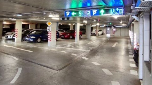 Podzemná garáž v centre Malaciek je od piatka spoplatnená