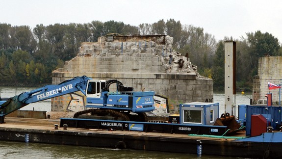 Piliére mosta rozoberajú Rakúšania