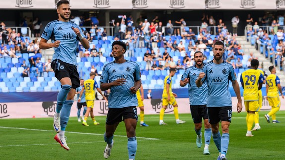 Futbal: Slovan v pohári suverénne postúpil do 4. kola, zvíťazil v Piešťanoch