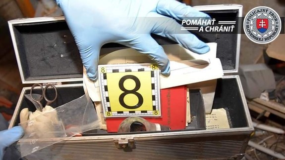 Policajti rozložili skupinu dílerov drog