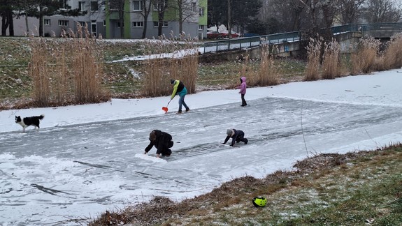 Hasiči upozorňujú: Ľad nie je nikdy stopercentne bezpečný, dodržiavajte nasledujúce pravidlá