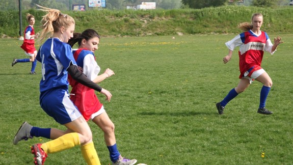 Futbalistky z Grösslingovej postúpili do krajského kola!