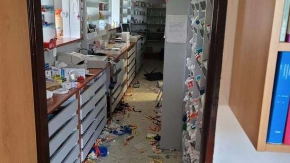 Zlodejov v zdravotnom stredisku odhalila esbéeska, nechceli sa však len tak vzdať