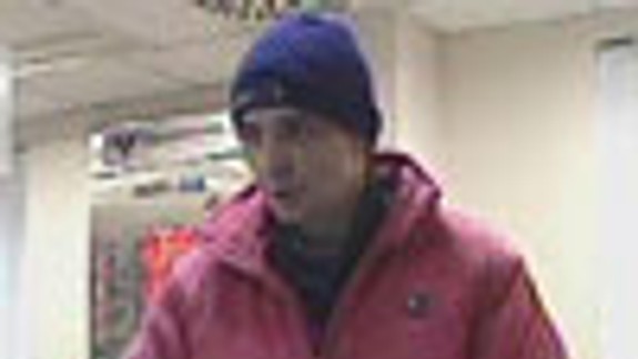 Polícia žiada o pomoc pri pátraní po podvodníkovi