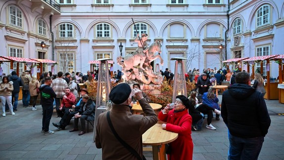 Na nádvoriach Primaciálneho paláca odštartoval ďalší ročník Festivalu mladého vína
