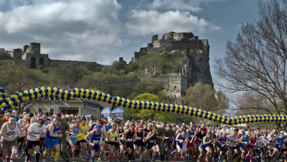 Nedeľný Národný beh Devín - Bratislava si vyžiada dopravné obmedzenia i zmeny v MHD