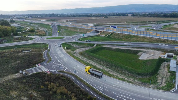 NDS v piatok spustila diaľničnú križovatku Triblavina pri Bratislave - uľahčí cestu ľuďom z Grobu či Bernolákova...