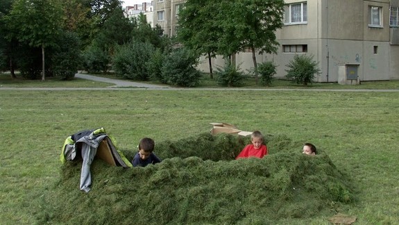 Juraj Bartoš fotí Petržalku od začiatkov sídliska. Chcete knihu s fotkami miest, kde ste vyrastali?