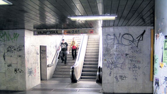 Eskalátory pri Trnavskom mýte nejdú, kedy ich spustia, nevedno