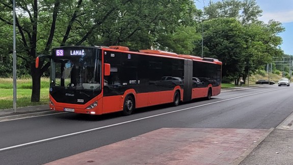 Letné zmeny v MHD: Prázdninový režim, nové zastávky a návrat liniek na Jantárovú cestu
